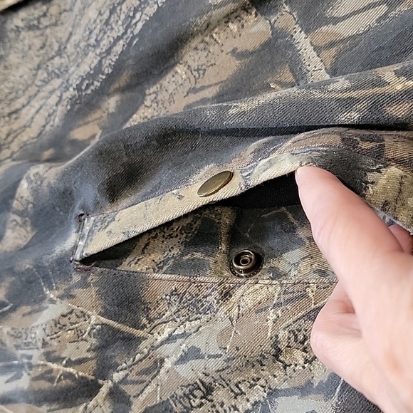 Cabela's Size XL Camo Hunting Jacket with Brown Trim and Hood, Exc. Used Cond. - Picture 12 of 12